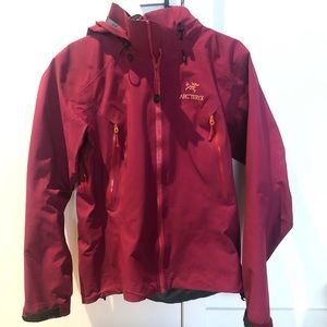 Arcteryx Shell Size S - BETA AR JACKET